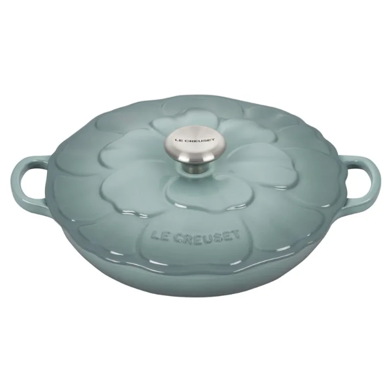 CAÇAROLA LE CREUSET BUFFET SIGNATURE PETAL 26CM SEA SALT 21964267174430