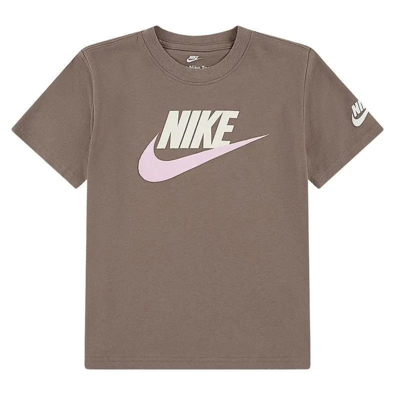 Camiseta Nike Swoosh Club Family Infantil 5 / Marrom
