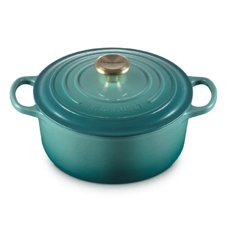 PANELA REDONDA LE CREUSET SIGNATURE 24CM PUXADOR DOURADO EM FERRO FUNDIDO BLEU RIVIERA 21177240994450