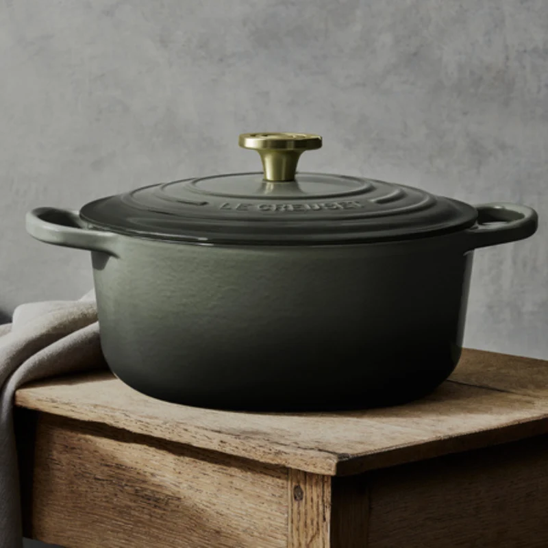 Panela Le Creuset Redonda Signature Thyme com Pegador Light Gold 4,2L 24cm