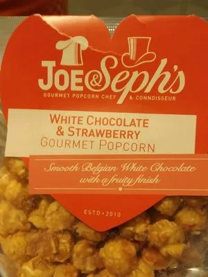 White chocolate and strawberry popcorn