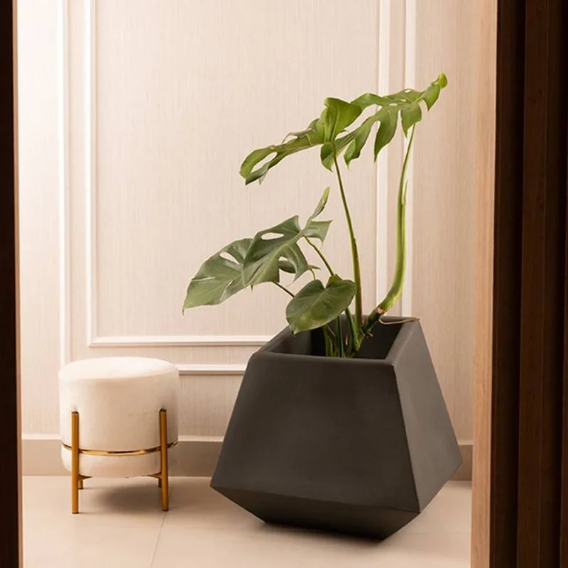 VASO PRISMA LEO ROMANO 50 PRETO ABSOLUTO