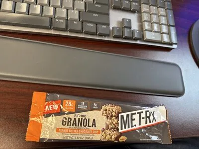 Granola protein bar