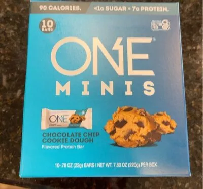 Chocolate chip cookie dough protein bar