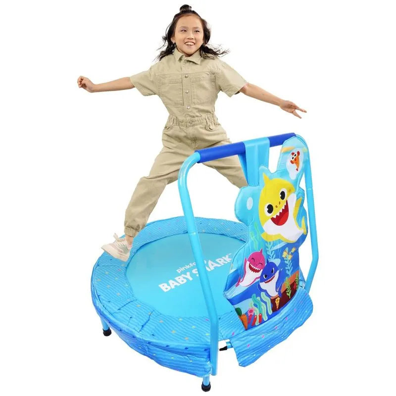 Trampolim Infantil Com Alça E Estampa Baby Shark Ideal Para Diversão Em Família E Exercícios Físicos