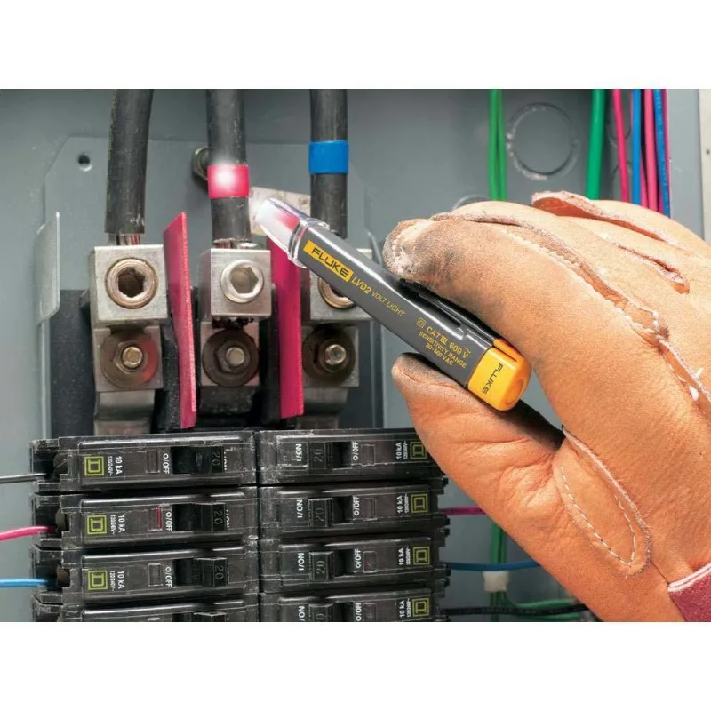 Detector De Tensão Com Lanterna Fluke Lvd2 - 90 A 600v