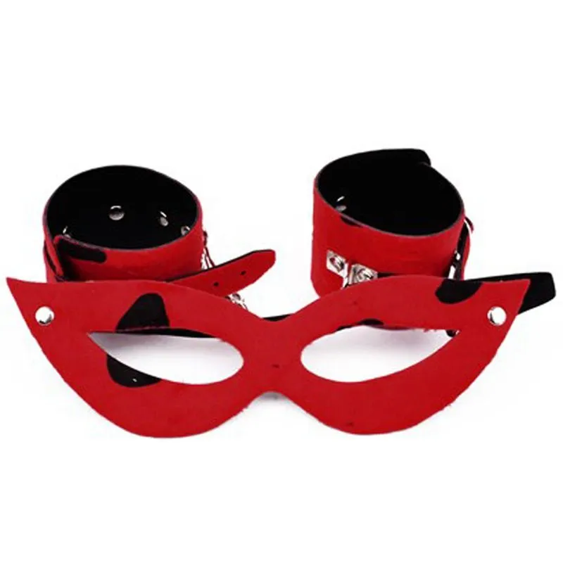 Kit Bracelete com Algema e Máscara Tiazinha Estampada em Joaninha Dominatrixxx