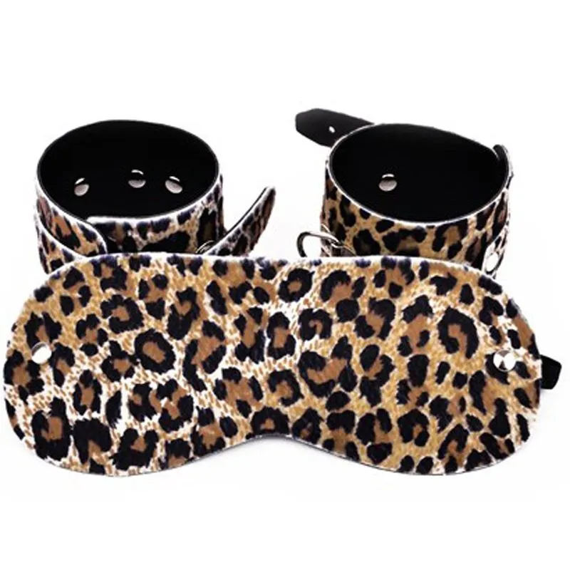 Kit Bracelete com Algema e Venda Estampada em Onça Dominatrixxx