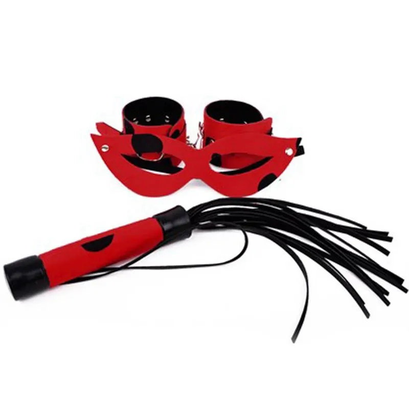 Kit Bracelete com Algema, Chicote e Máscara Tiazinha Estampada em Joaninha Dominatrixxx
