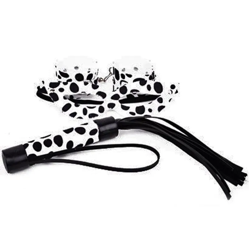 Kit Bracelete com Algema, Chicote e Máscara Tiazinha Estampada em Dalmata Dominatrixxx