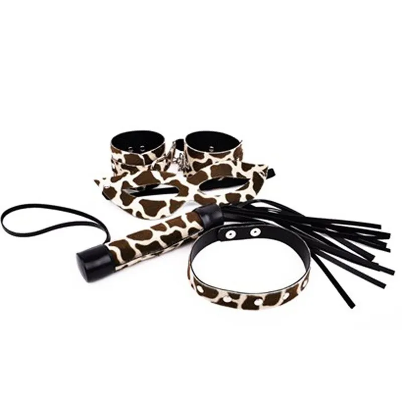 Kit Bracelete, Máscara Tiazinha, Chicote e Gargantilha Estampados em Girafa Dominatrixxx