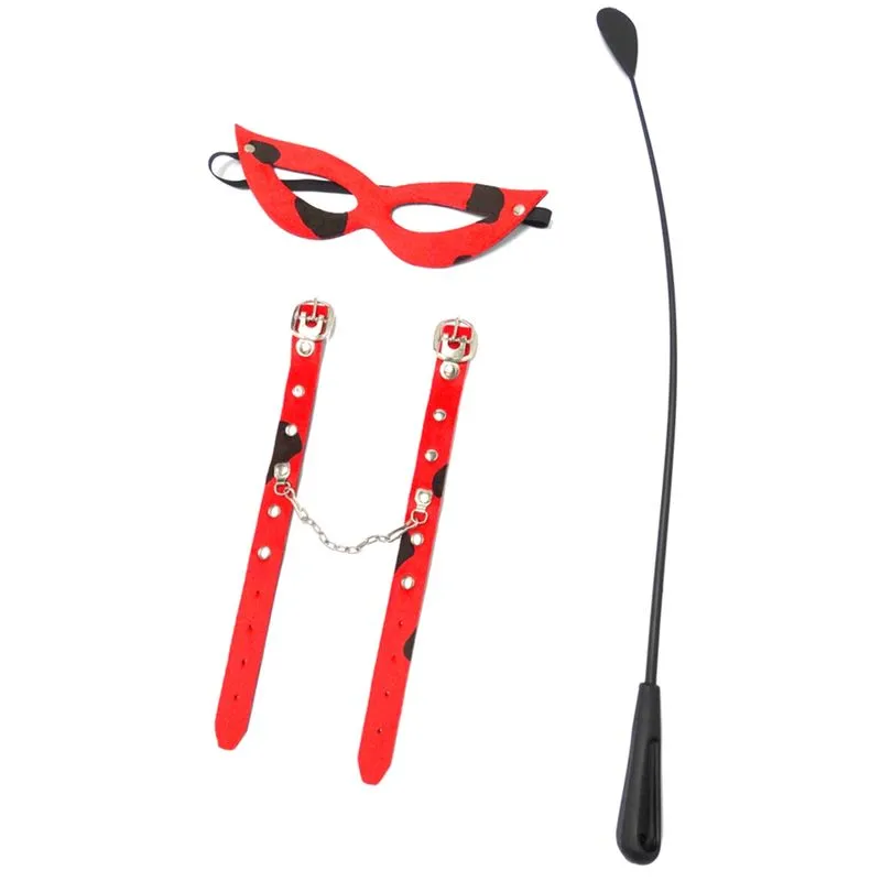 Kit Tiazinha com Máscara, Chibata de 50cm, Algema Fina Devassa Joaninha Dominatrixxx