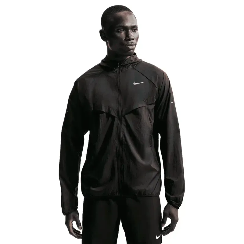 Chamarra Nike Correr Stride Hombre HV4548-010 EGD