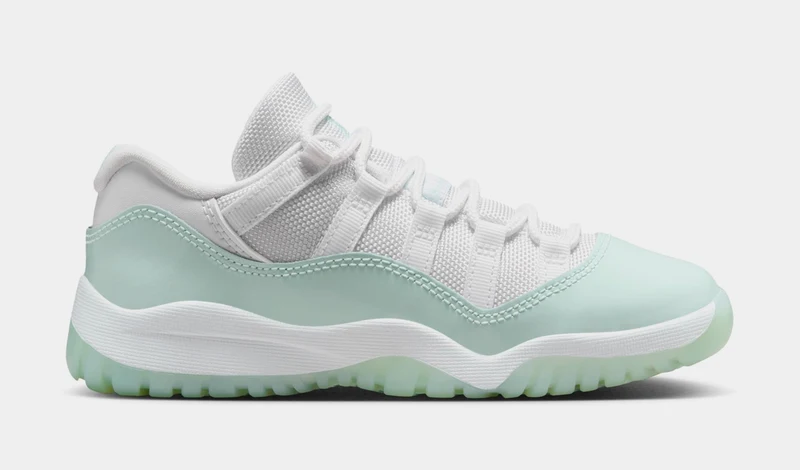 Air Jordan 11 Retro Low Igloo Preschool Lifestyle Shoes (White/Igloo) 2.5Y