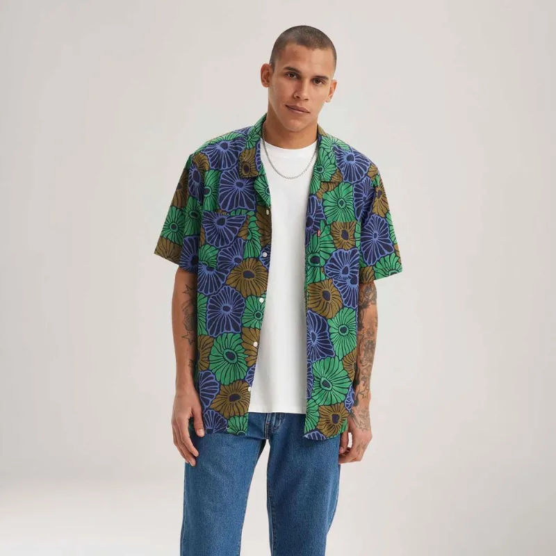 Camisa Levi's® Classic Camper em Estampa Floral Manga Curta - M USA | M BR