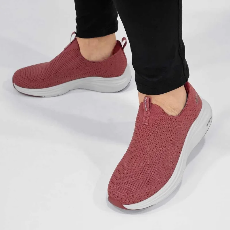 Tênis Skechers Feminino Vapor Foam True Classic Caminhada 38 / Vermelho