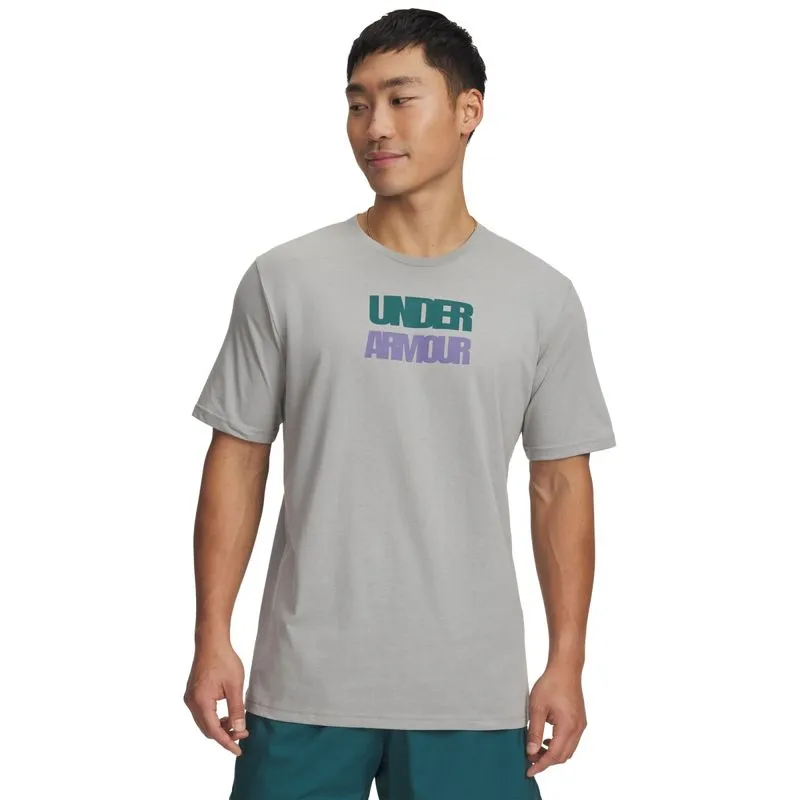Camiseta Sportstyle Under Armour Block P / Cinza