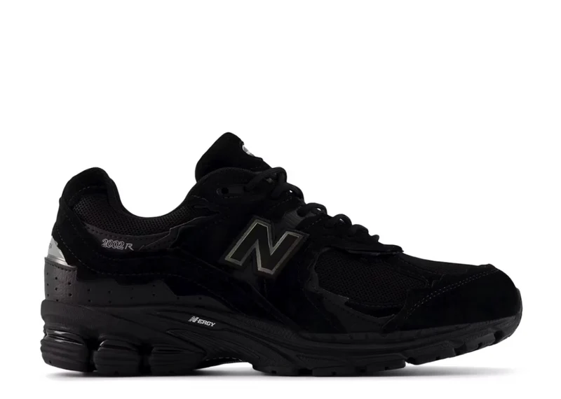 New Balance 2002R Protection Pack Black 40.5 EU