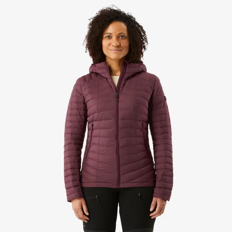 Casaco Feminino de Trekking MT100 Forclaz Bordô Casaco de penas Feminino de Trekking na montanha com capuz -5°C, PP