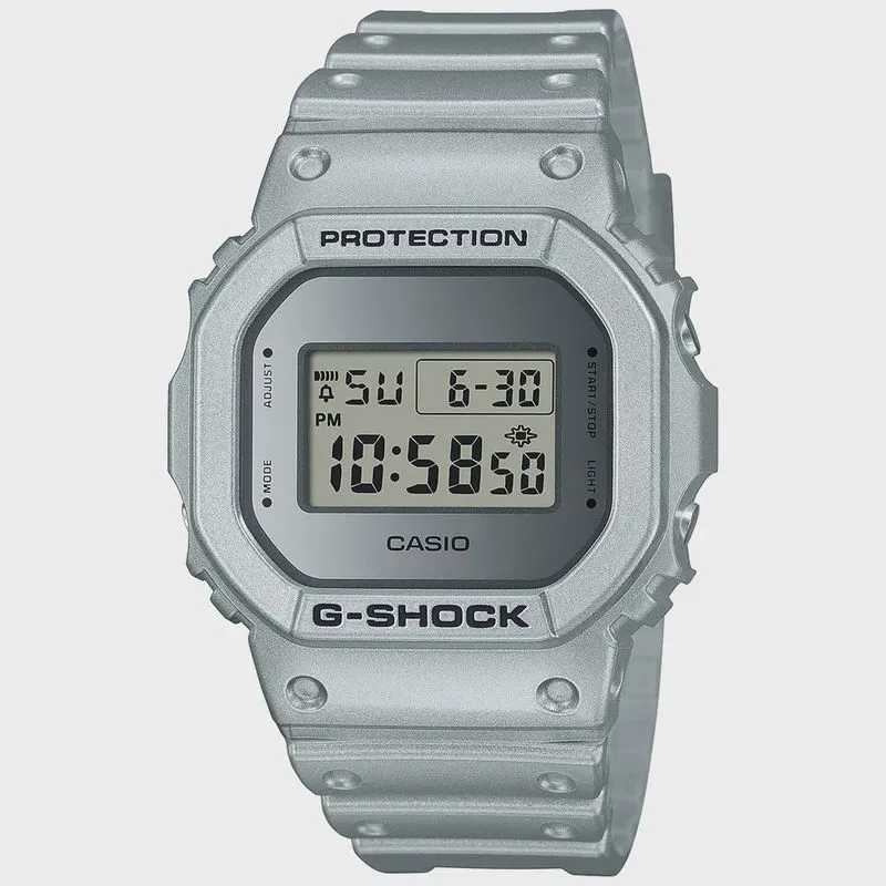 Relógio casio g-shock Forgotten Future DW-5600FF-8DR