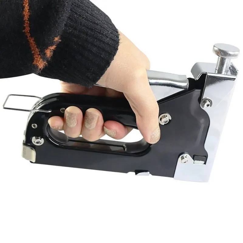 Grampeador Tapeceiro Profissional Compacto Preto + Grampos