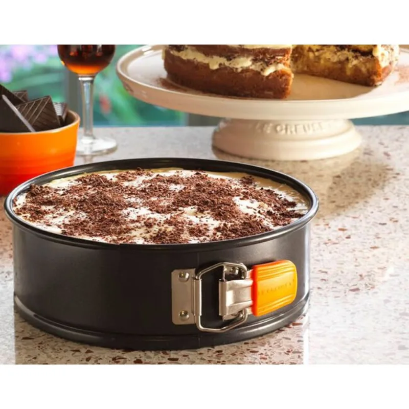 FORMA REDONDA FUNDO REMOVÍVEL LE CREUSET 26 CM ÚNICO 94101800000000