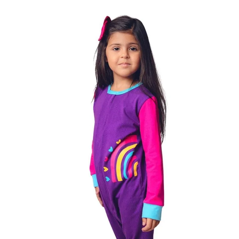 Macacão magnético roxo, detalhes pink e azul anil com estampa arco-íris - 24 meses (2 a 3 anos)