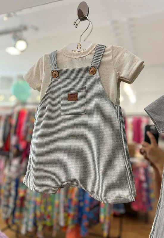 CONJUNTO CAMISETA MANGA CURTA FLOCOS E JARDINEIRA ALÇA LISTRADA MENINO DIVERTTO AREIA / 6-9M