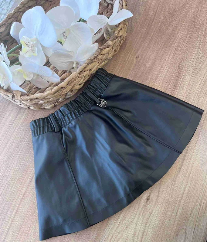 SAIA SHORT DE COURO PINGENTE MENINA MOMI Preto / 14