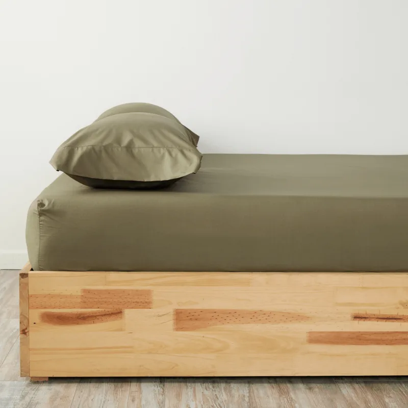 Sábana Ajustable Más Funda(s) 200 Hilos 100% Algodón Verde Militar Sábana Ajustable Más Fundas 200 Hilos 100% Algodón Verde Militar King