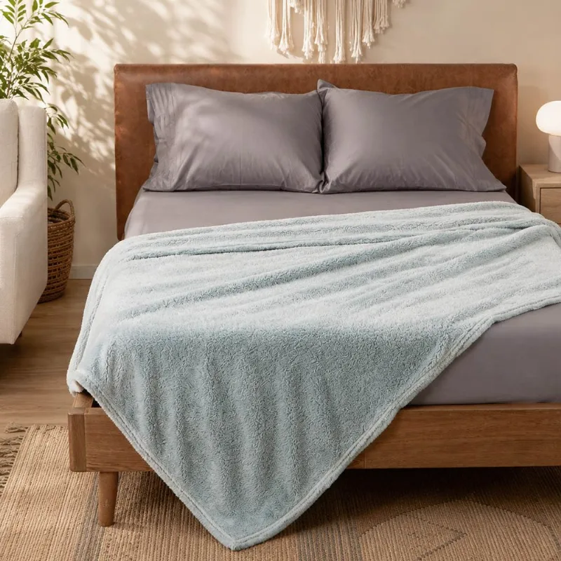 Cobija Flannel Fleece 250 gr Spongy Blue Haze 180 x 220 cm