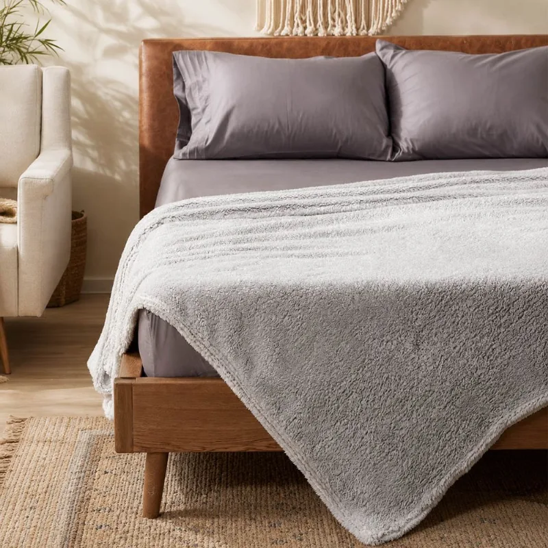 Cobija Flannel Fleece 250 gr Spongy Gris 220 x 220 cm