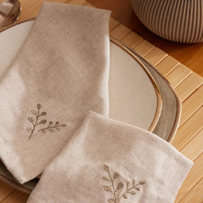 Set x 4 Servilletas Lino Bordadas Ramas 30 x 30 cm
