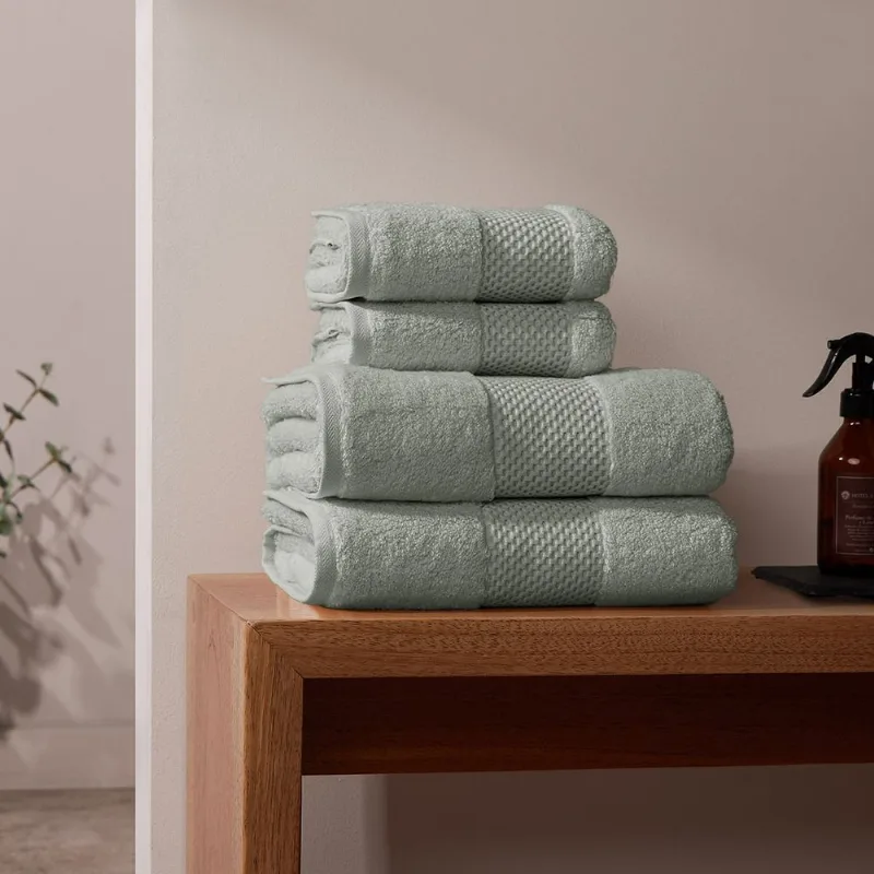Toalla Hydra Verde Menta 100% Algodón 630 gr Toalla de Cuerpo Hydra Verde Menta 100% Algodón 630 gr 70 x 140 cm