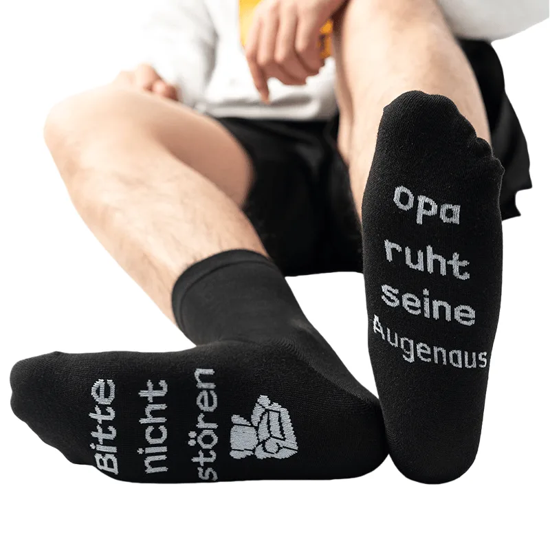 Meias Redondas Engraçadas Em Preto Com Design De Letra Inferior Alemã