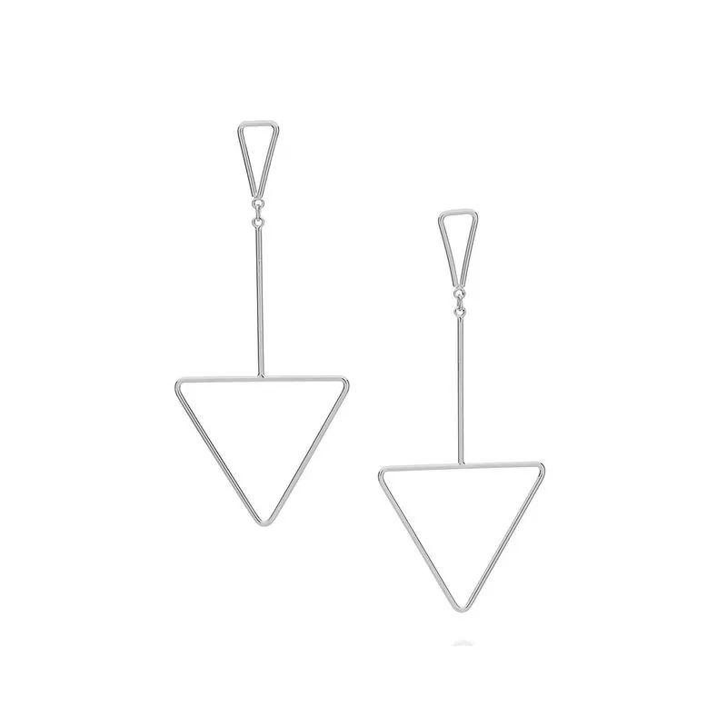 Brinco Triangular Vazado Folheado A Rhodium