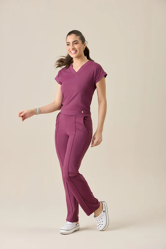Scrub feminino Sheryda VINHO / 42/G