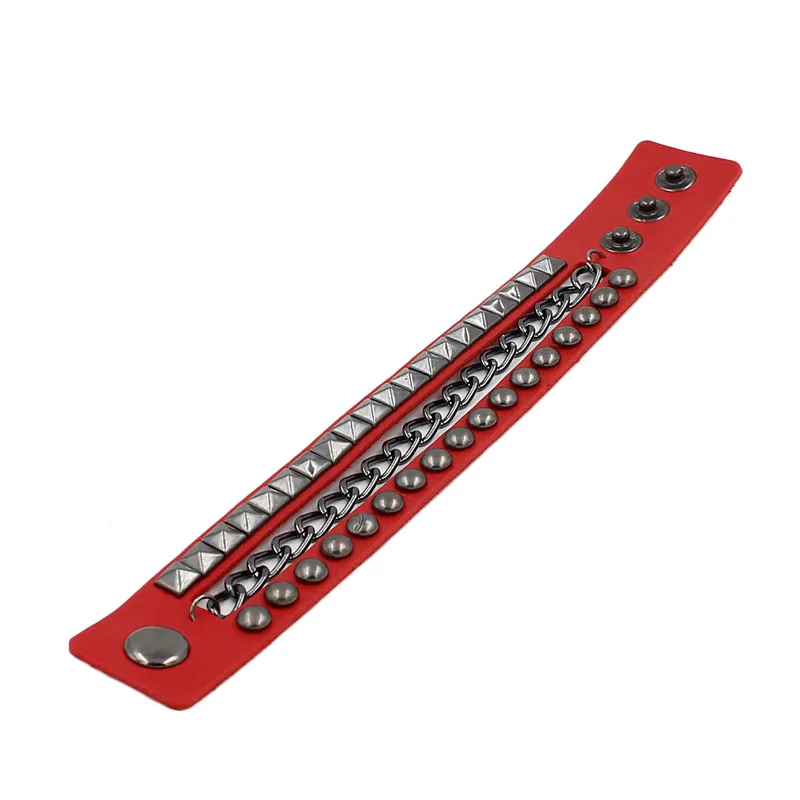 Pulseira De Couro Pu Vermelho Com Tachas De Pirâmide Prateadas E Corrente