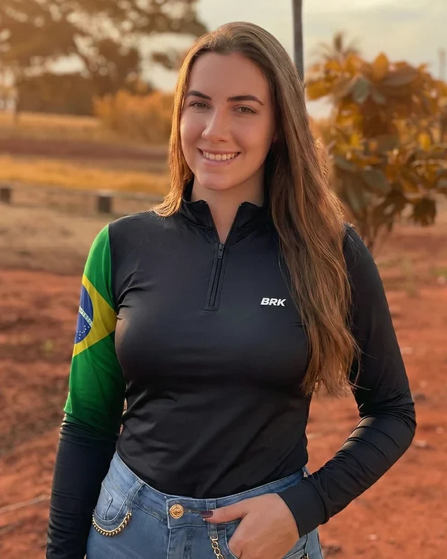 Camisa Feminina Brk Preta Bandeira do Brasil com Proteção Solar UV50 Envio Imediato M