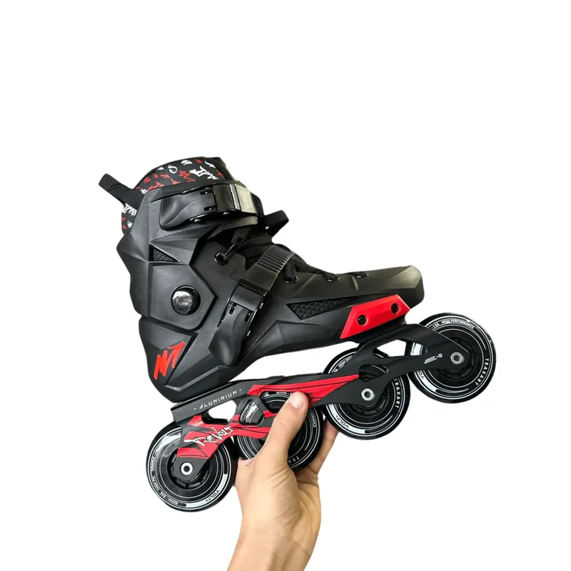 Patins Revolt Preto C/ Detalhes Vermelho