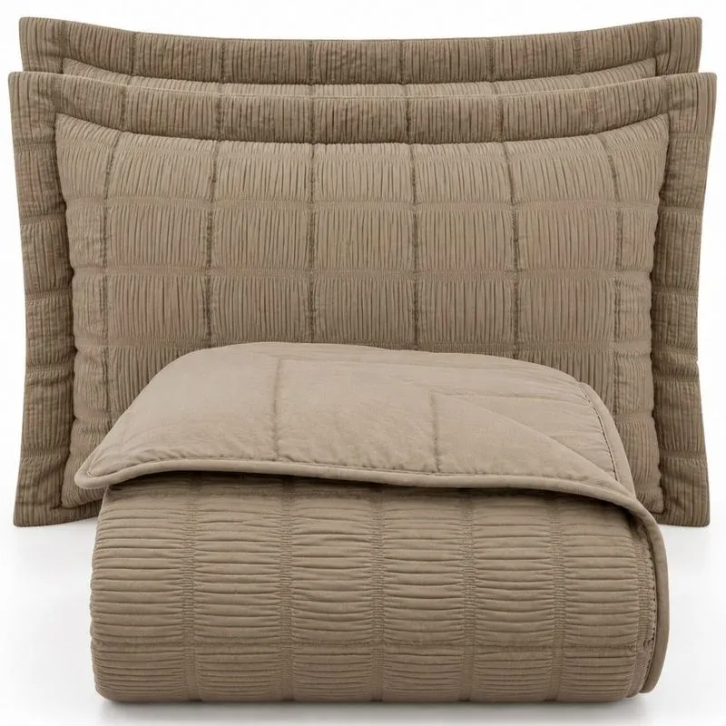 Kit Cobre Leito Colcha Yumi Queen 3 Peças Matelassê Efeito Creponado Macio Castanho