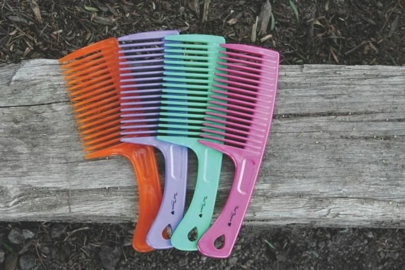 Tail Tamer Deluxe Rake Comb One Size