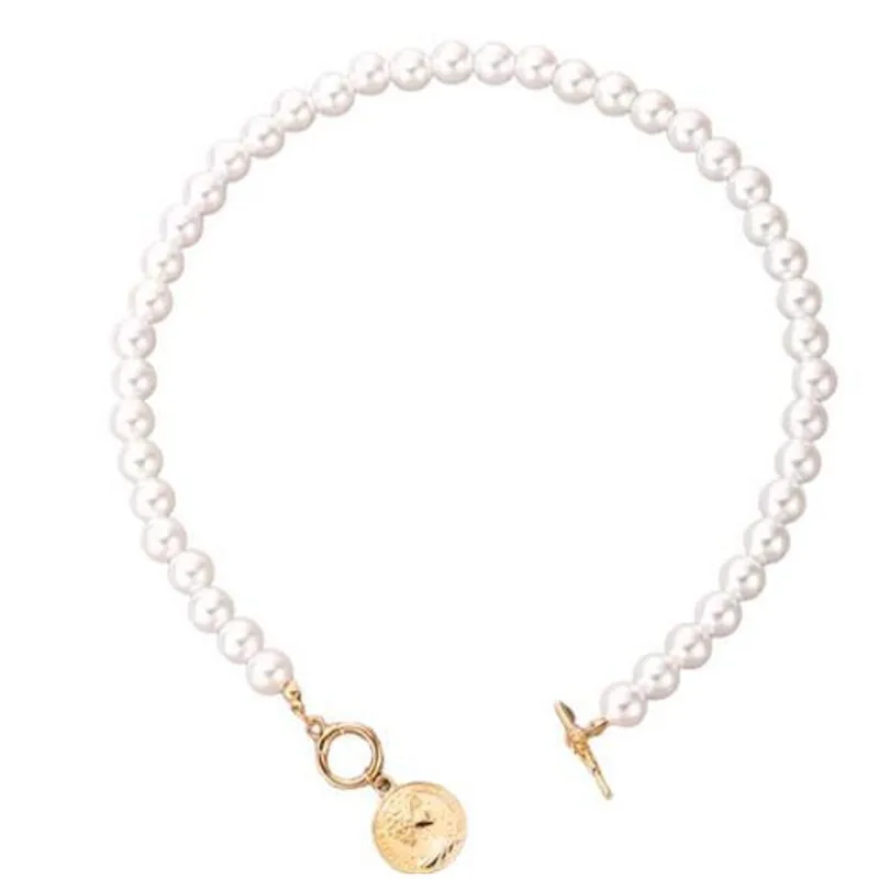 Colar Pérolas Medalhão Dourado Fecho Detalhes