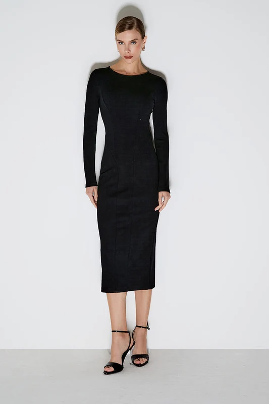 VESTIDO MIDI COM ABERTURA E RECORTE COSTAS PRETO M