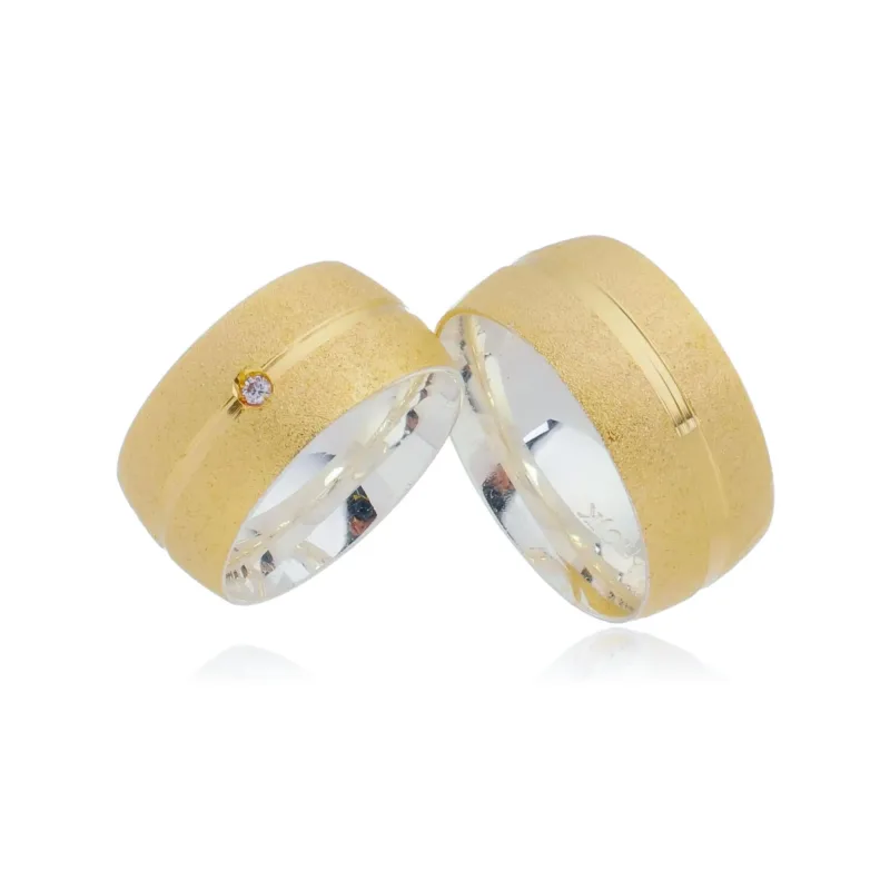 Par de Alianças Prata com Ouro para Casamento 10mm + Anel Solitário Brinde