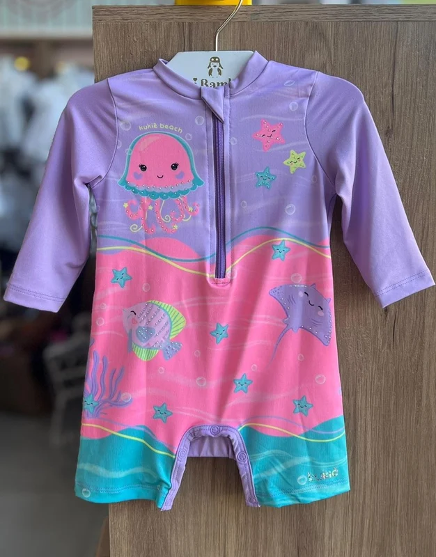 MAIÔ MACACÃO MANGA LONGA ÁGUA VIVA PEIXES FUNDO DO MAR PROTEÇÃO UV50+ MENINA KUKIÊ LILÁS / 3-6M