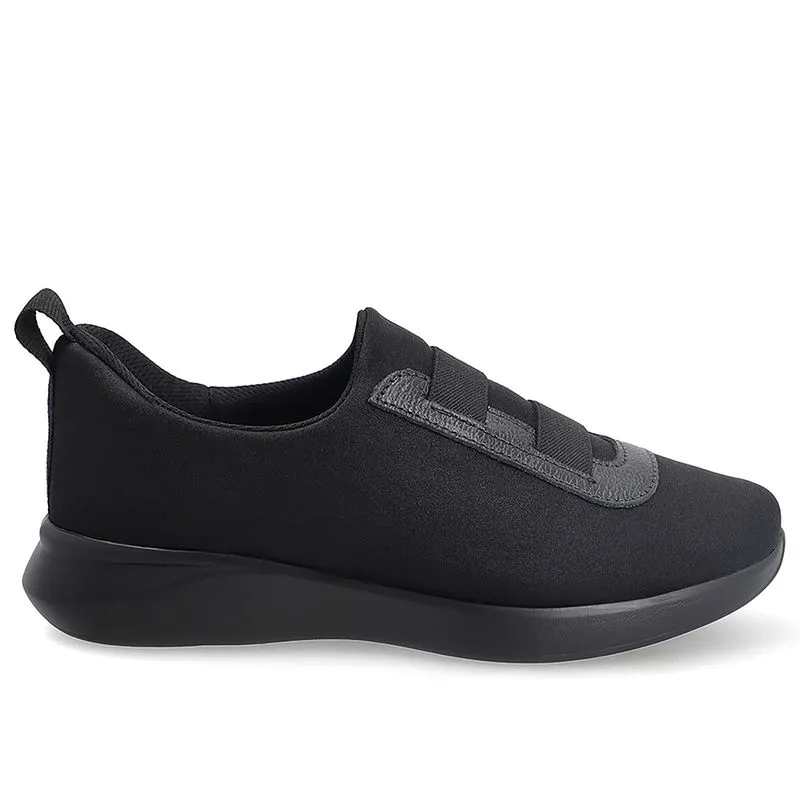 Tênis Slip On Em Tecido Preto Com Detalhes Em Couro 34