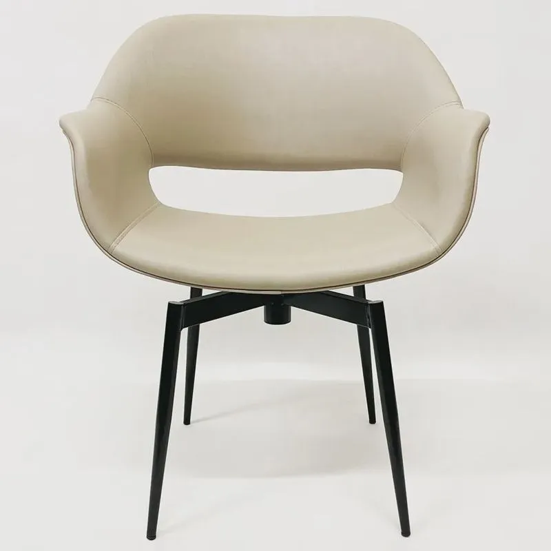 Poltrona Decorativa para Sala de Estar Eduarda cor Fendi base aço cor preta giratória