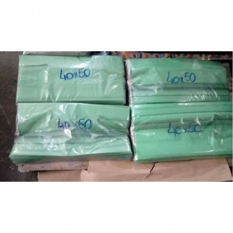 Sacola Plástica Reciclada Pacote com 2,5KG Ideal para Casa de Ferragens e Depósitos Resistente Preta Higipack Sacola Plástica Reciclada Pacote com 2,5KG Grossa Ideal para Produtos Pesados Preta Higipack