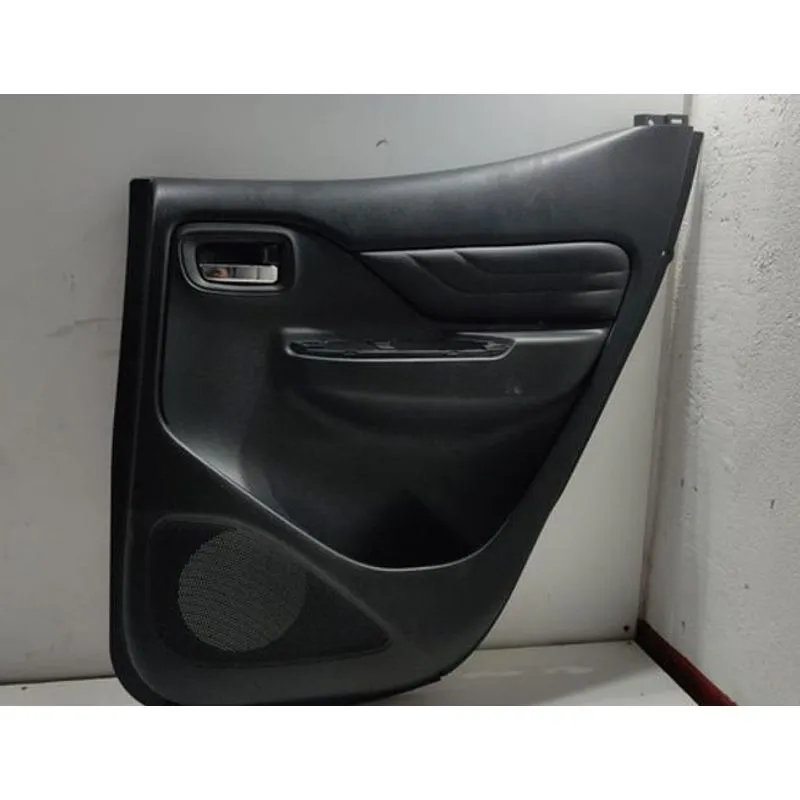Forro De Porta Traseira Direita Mitsubishi Triton 2023